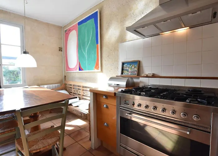 Modern Mansion In With Private Garden * Machemont