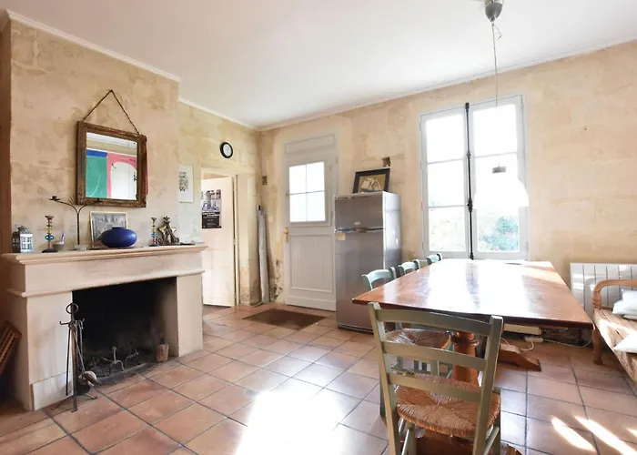 Vakantiehuis Modern Mansion In With Private Garden *