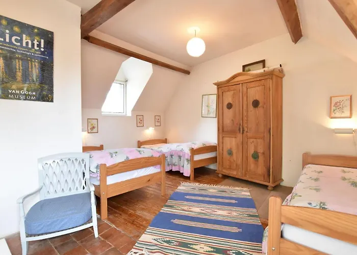 Modern Mansion In With Private Garden Machemont